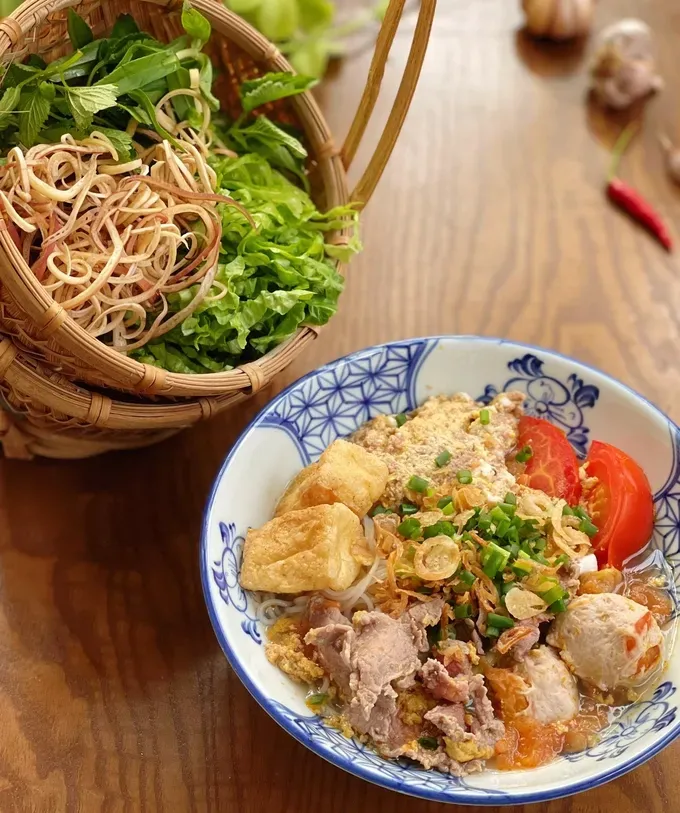 Bún riêu mọc giòn