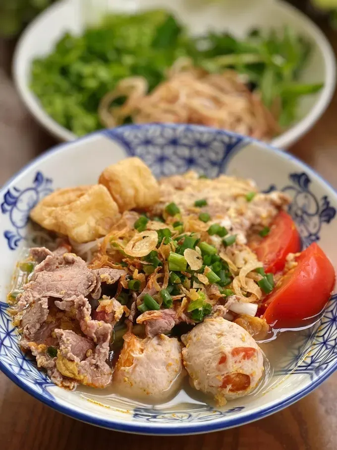 Bún riêu mọc giòn