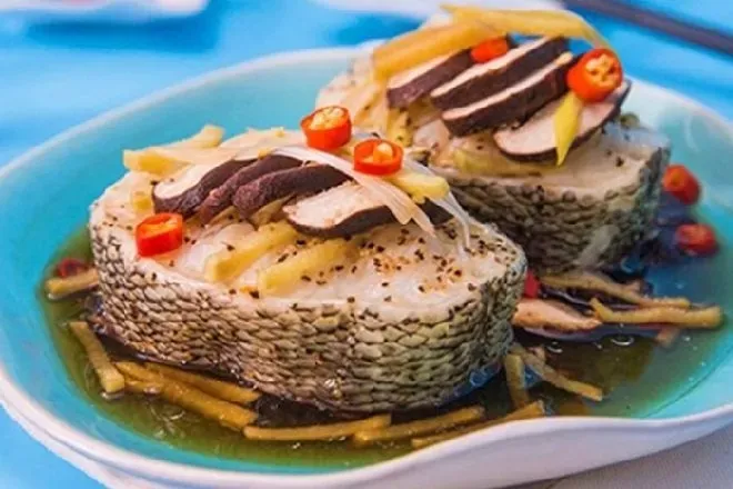 Cá trắm hấp xì dầu: Món ăn ngon và hương vị đậm đà