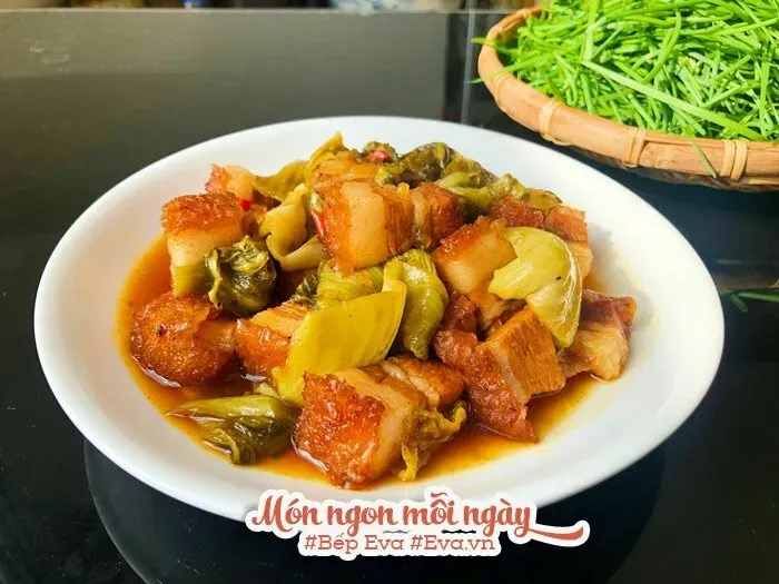 Cách làm món thịt heo quay rim mặn ngọt lạ miệng, ngon cơm