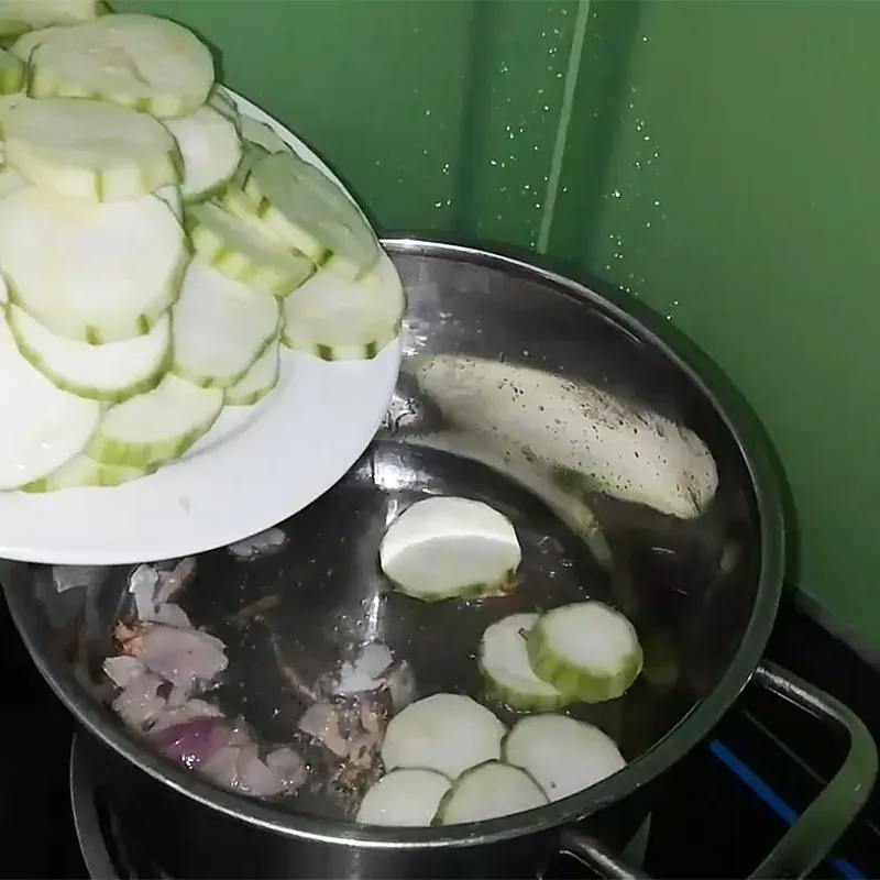 Cách nấu canh mướp với tôm thanh mát cho cuối tuần ngon cơm