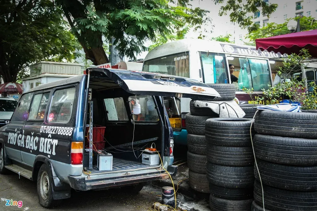 Chàng trai Mông đem phở tự tráng công thức gia truyền về Hà Nội