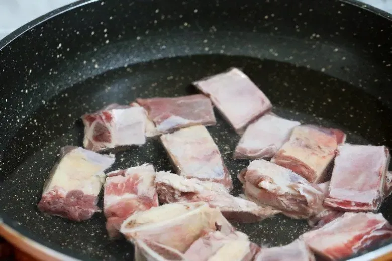 Công thức nấu bún sườn bò nhanh đơn giản