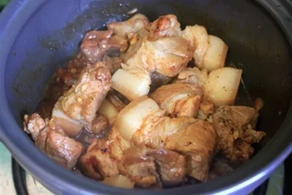 Học mẹ đảm Sài Gòn cách làm thịt kho ngon chuẩn vị, nhanh gọn lẹ chỉ 15 phút cho bữa cơm thêm đậm đà