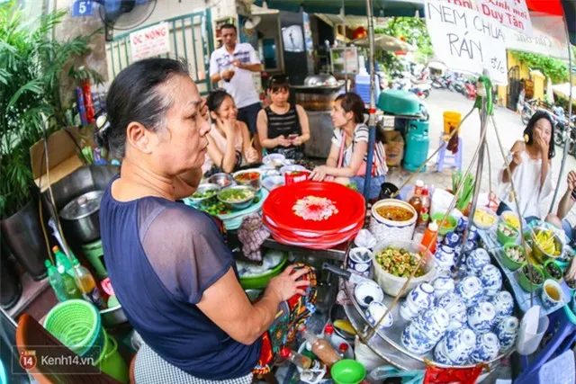 Khám phá chợ Nghĩa Tân với hàng loạt món ngon hấp dẫn