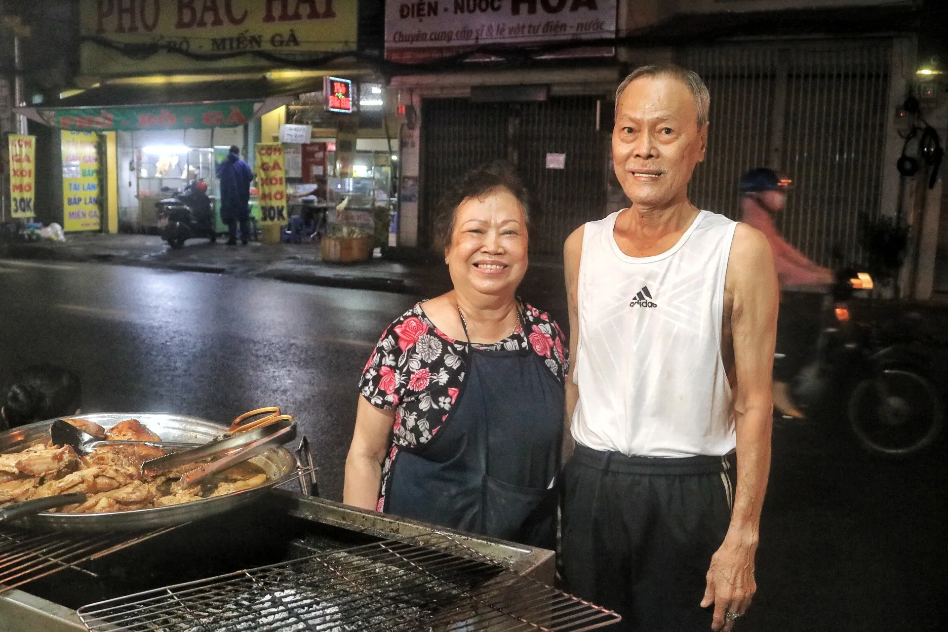 Những quán cơm tấm Sài Gòn “gây nghiện” dân văn phòng