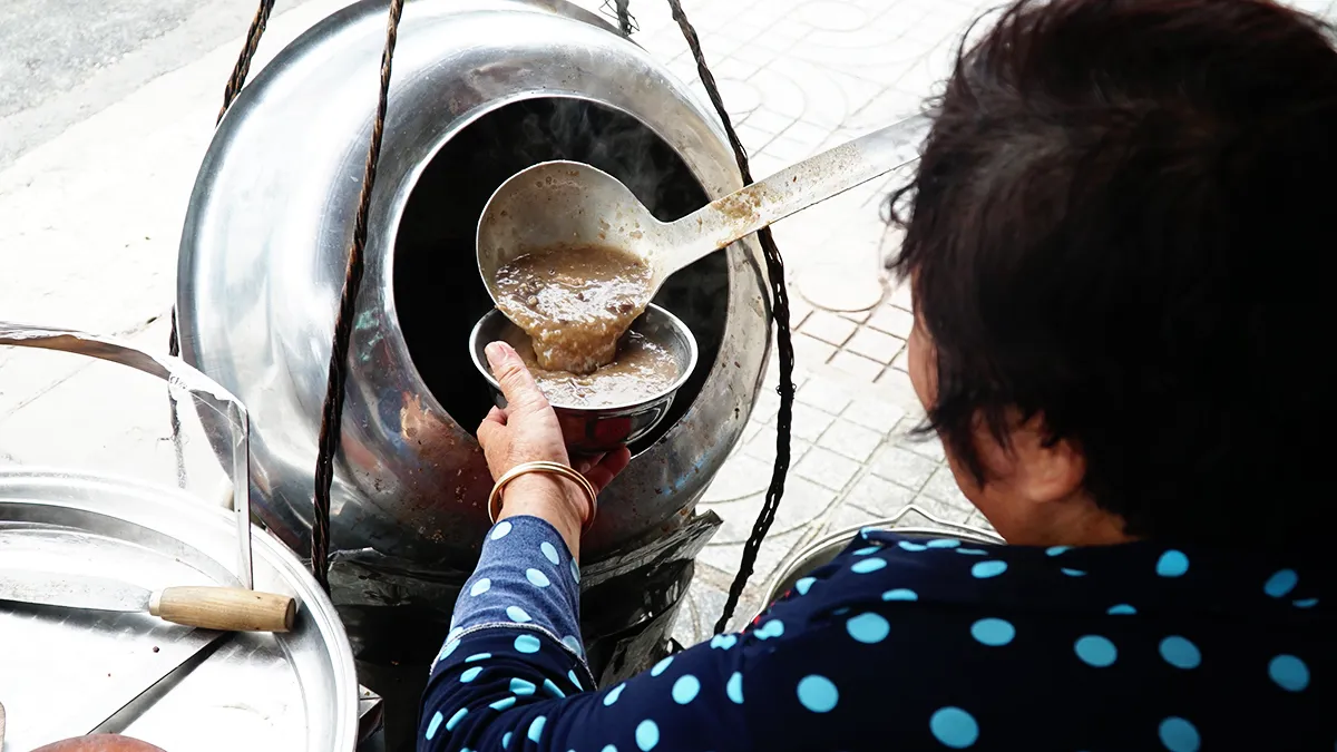 Săn lùng 5 quán ăn Sài Gòn mang “hương vị t.uổi thơ” trên 50 năm