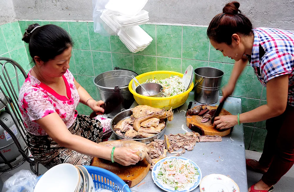 Săn lùng 5 quán ăn Sài Gòn mang “hương vị t.uổi thơ” trên 50 năm