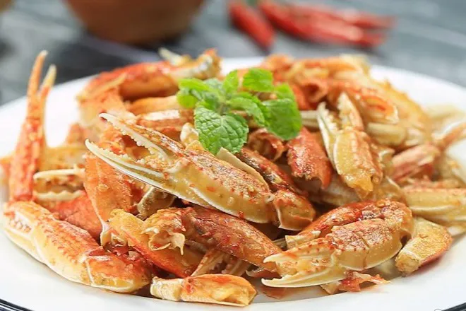 4 cách làm càng ghẹ rang muối cay mặn hấp dẫn, càng ăn càng nghiện