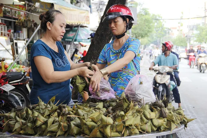 Ăn gì trong Tết Đoan Ngọ?