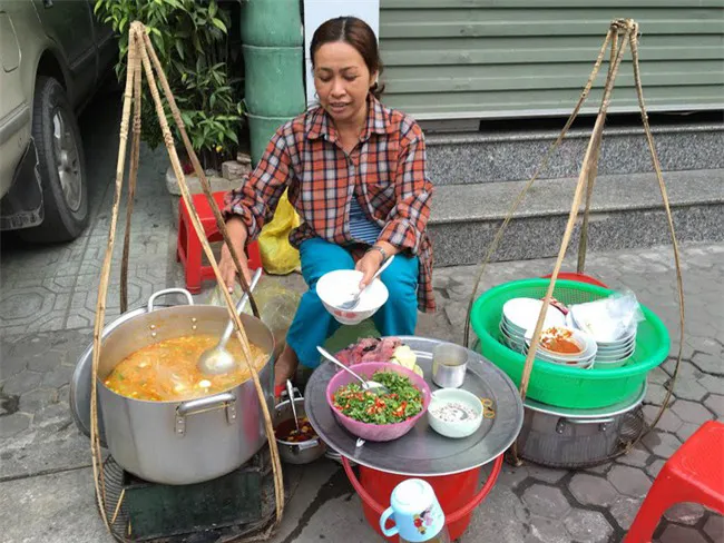 Bánh canh Nam Phổ – Món quà Huế thơm ngon lạ miệng