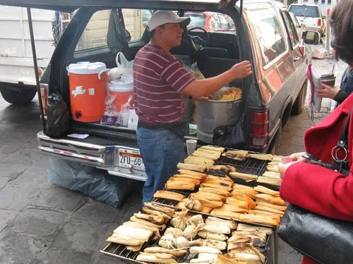 Bánh Martabak: Món “bánh xèo” đa vị của Indonesia