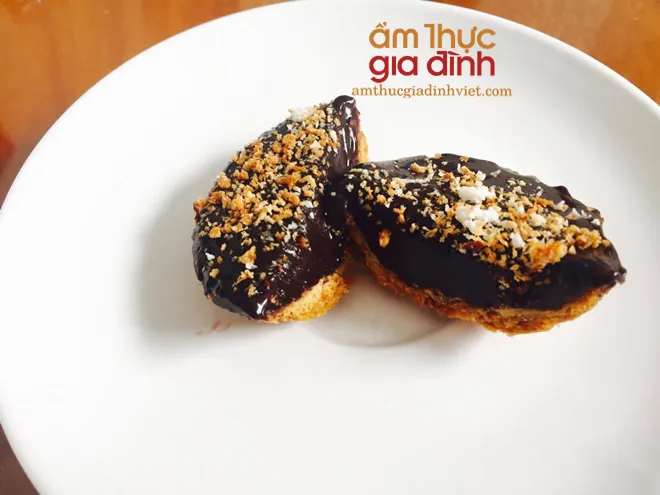 Bánh tart chocolate phủ cơm dừa sấy