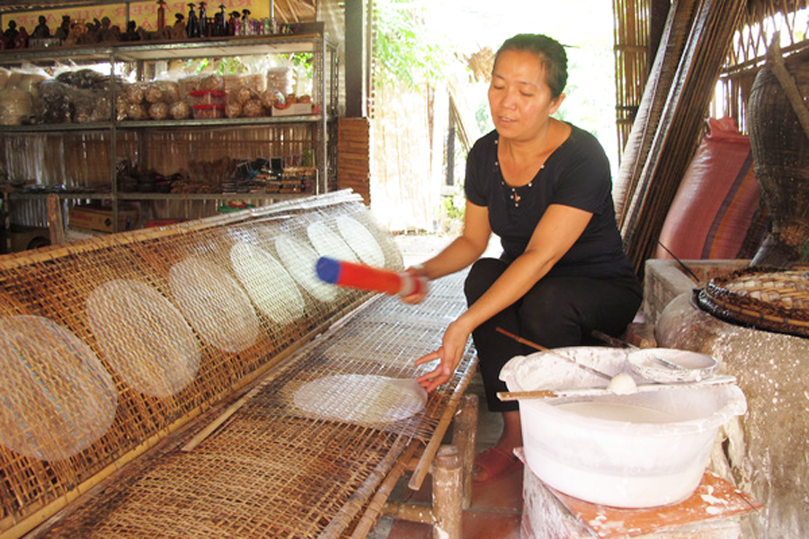 Bánh tráng nước dừa Bình Định – Tinh hoa đặc sản “xứ dừa” Tam Quan nhất định phải nếm thử