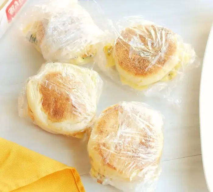 Bật mí công thức làm món bánh sandwich cuộn tôm chiên ngon như ngoài hàng