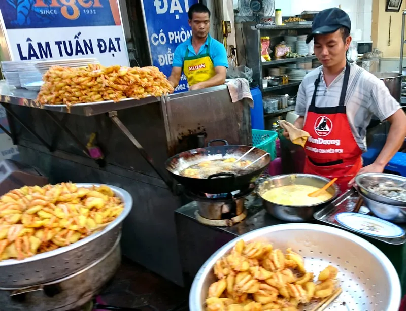 Bí quyết làm bánh tôm Hồ Tây