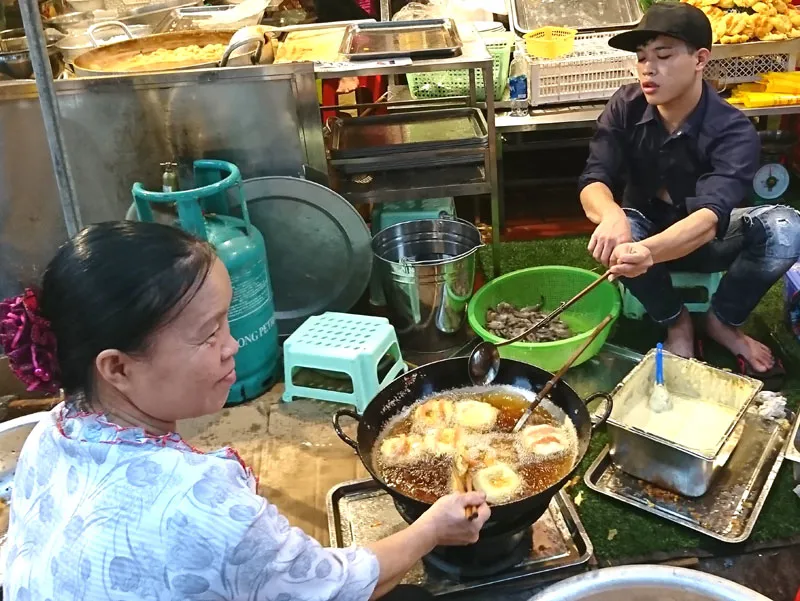 Bí quyết làm bánh tôm Hồ Tây