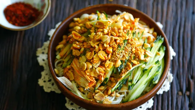 Bí quyết làm món salad ức gà thơm ngon, ít béo