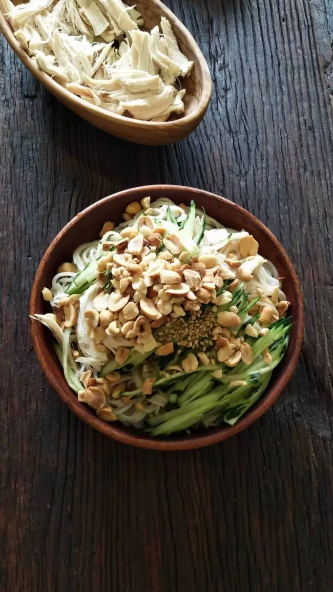 Bí quyết làm món salad ức gà thơm ngon, ít béo