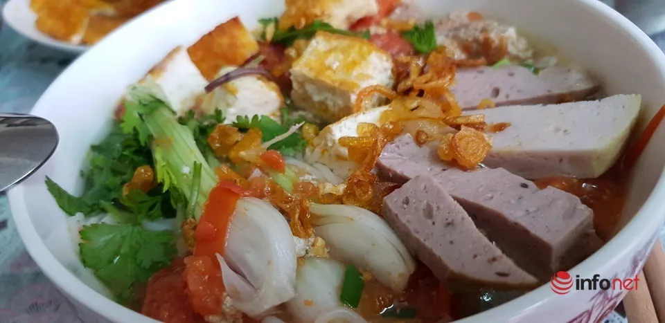 Bún riêu cua đồng thơm ngon chống ngán sau Tết