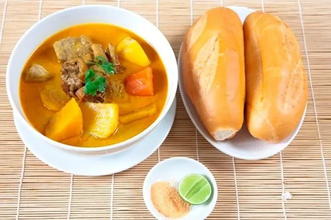 Cách làm gà kho chua ngọt lạ miệng ngon cơm