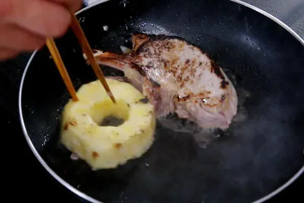 Cách làm sườn nướng khoai tây thơm ngon bằng nồi chiên không dầu
