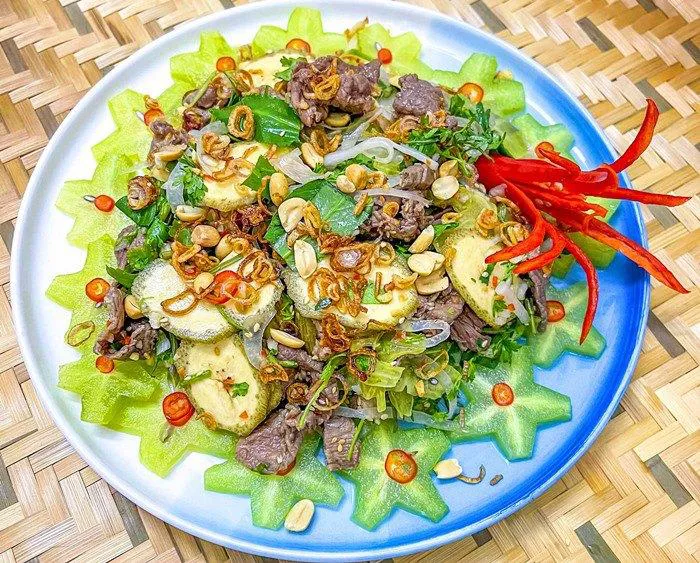 Cách nấu canh chua thịt bò với khế và dưa chua ngon nhất