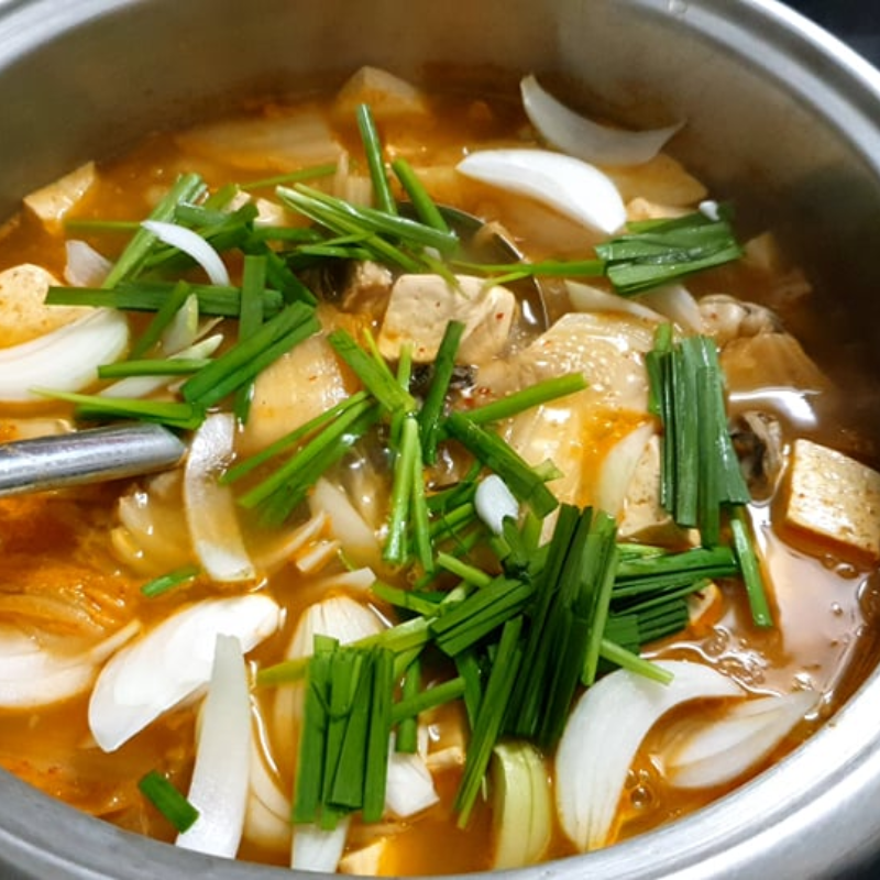 Cách nấu canh hàu kim chi chua ngọt, lạ miệng, cực đưa cơm