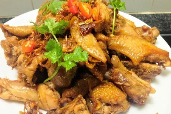 Cách nấu gà kho sả đơn giản nhưng cực ngon cả nhà đều mê