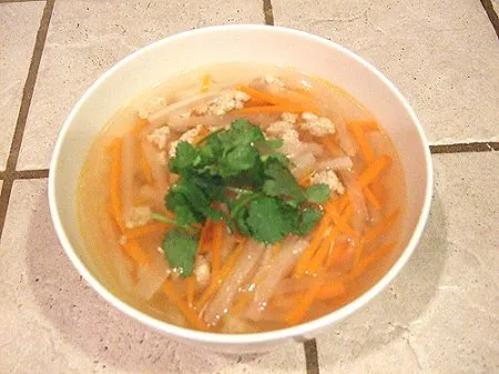 Canh gà củ cải thanh mát