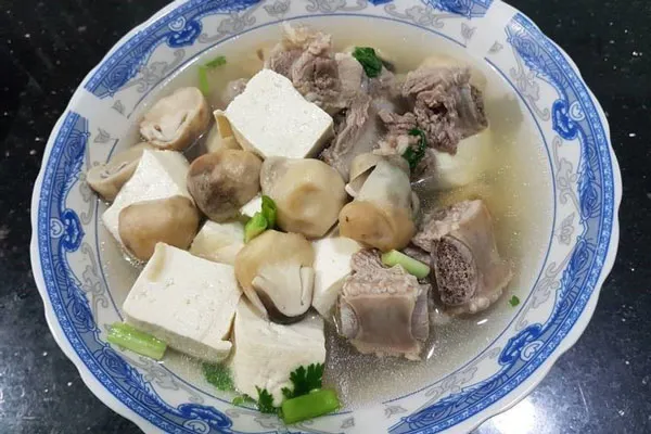 Canh sườn nấu nấm