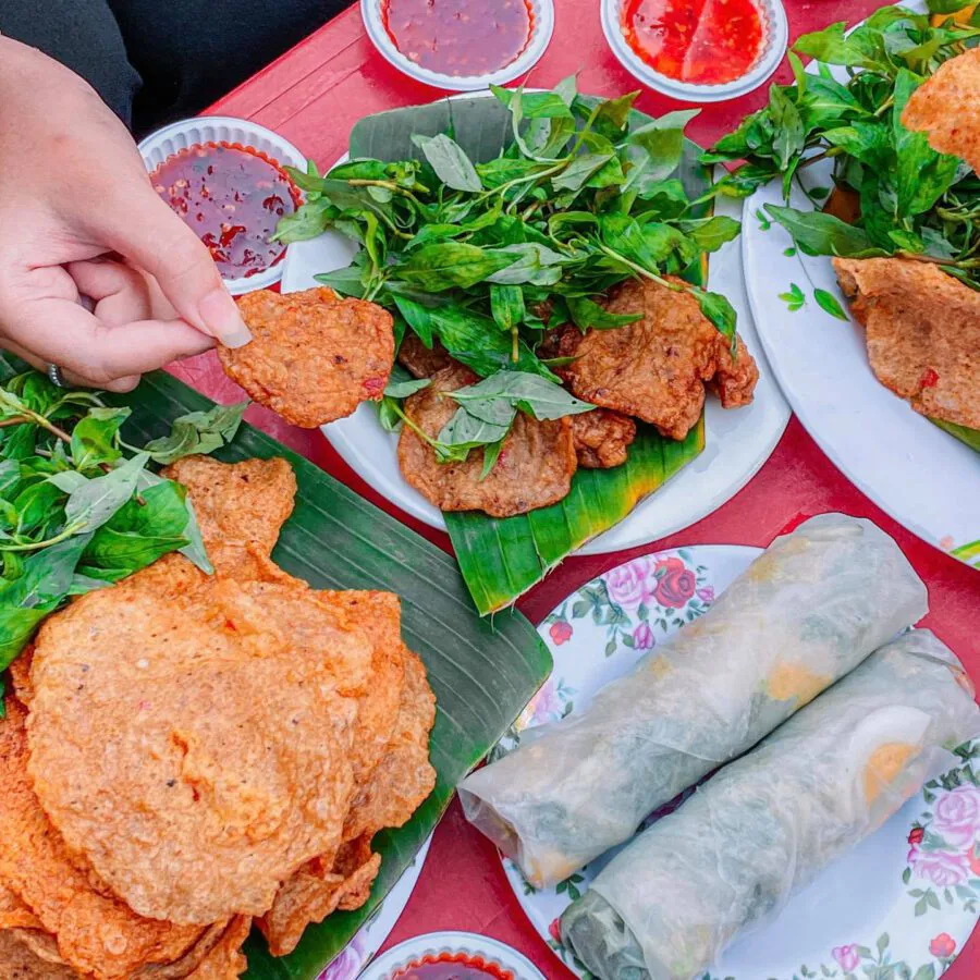 Chả cá rau răm Quy Nhơn – Đặc sản vỉa hè ngon khó cưỡng