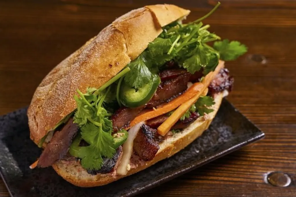 ‘Chảy nước miếng’ với bánh mì Việt siêu ngon ở New York
