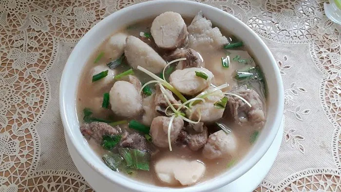 Củ này có giá 25.000đ/kg, người Nhật gọi là “củ trường sinh”, nấu lên ăn ngon hơn thịt lợn, vừa dọn ra đã hết sạch