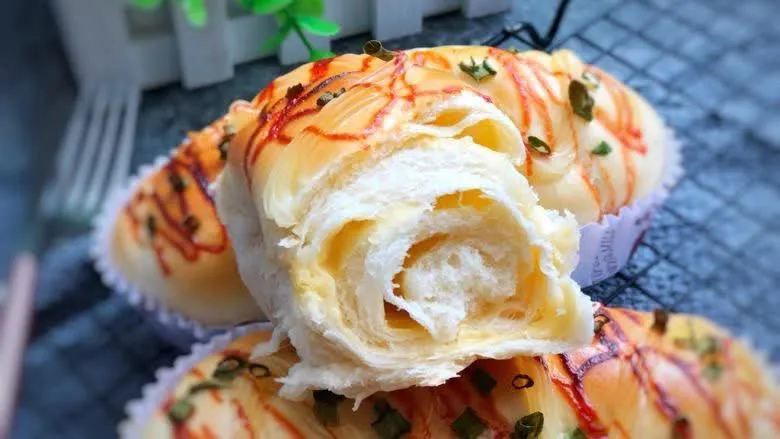 Cuối tuần làm bánh mì hành phô mai mềm thơm hấp dẫn