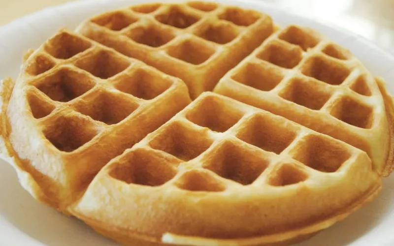 Cuối tuần làm bánh waffle mè đen ăn thư giãn