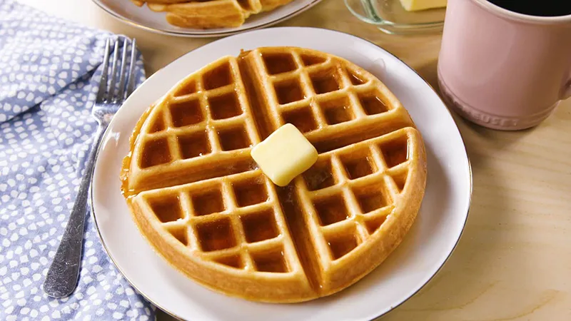 Cuối tuần làm bánh waffle mè đen ăn thư giãn