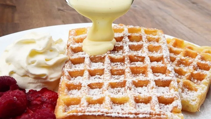 Cuối tuần làm bánh waffle mè đen ăn thư giãn