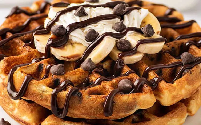 Cuối tuần làm bánh waffle mè đen ăn thư giãn