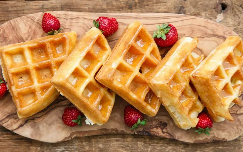 Cuối tuần làm bánh waffle mè đen ăn thư giãn