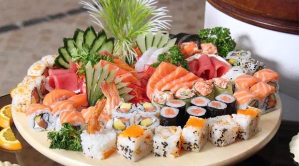 Đặc sản mùa đông xứ Phù Tang có gì khác lạ tại Sushi Hokkaido Sachi?