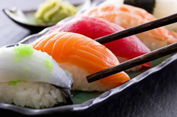 Đặc sản mùa đông xứ Phù Tang có gì khác lạ tại Sushi Hokkaido Sachi?