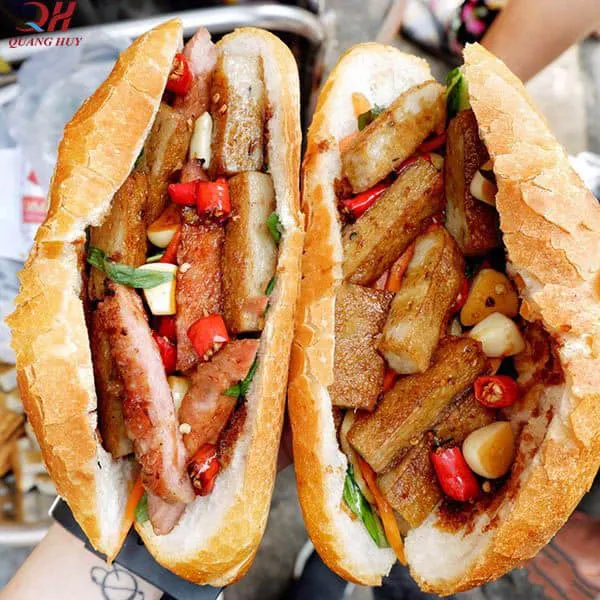 Độc đáo 11 Món Bánh Mì Ngon Mê Mẩn ở Quy Nhơn