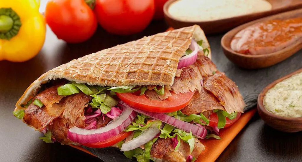 Độc đáo 11 Món Bánh Mì Ngon Mê Mẩn ở Quy Nhơn