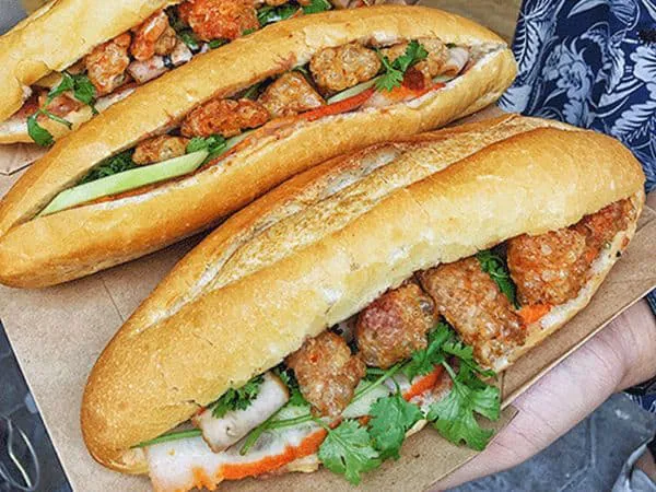 Độc đáo 11 Món Bánh Mì Ngon Mê Mẩn ở Quy Nhơn