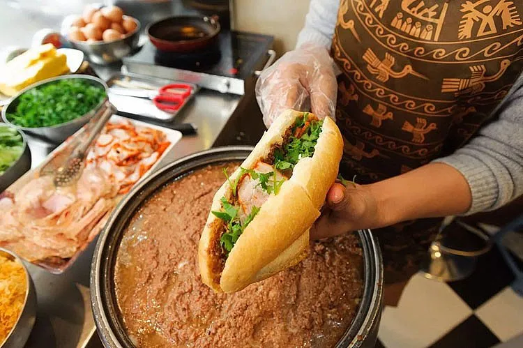 Đột nhập hàng bánh mì pate Cột Đèn Hải Phòng trứ danh