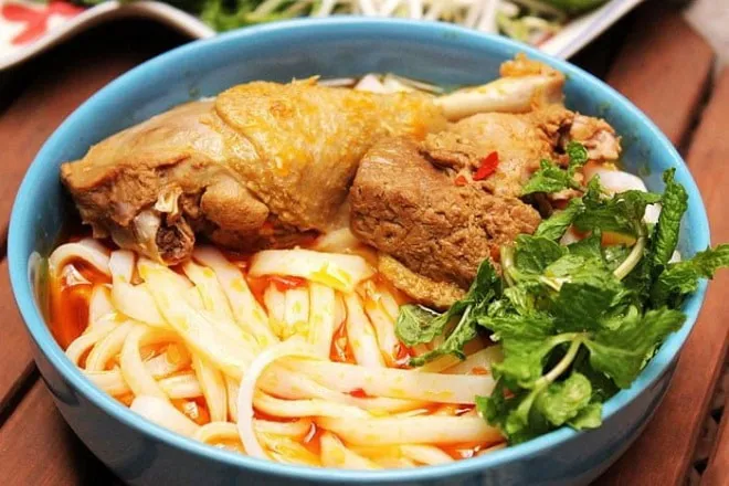 Giò kho trứng đơn giản mà ngon