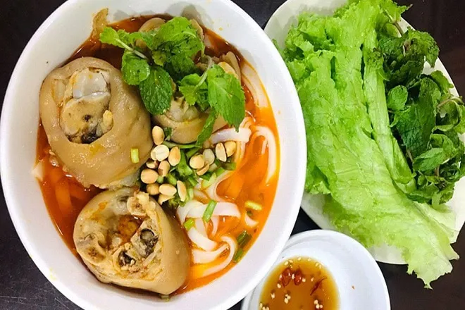 Giò kho trứng đơn giản mà ngon