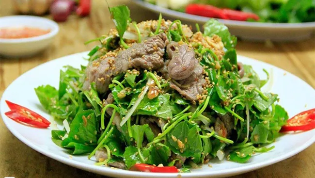 Gỏi rau má thịt bò thanh mát, siêu chống ngán sau Tết