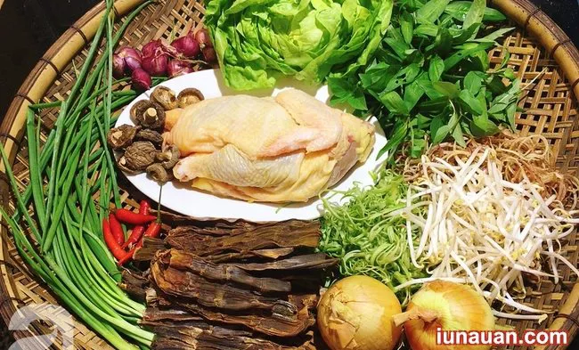 Hướng dẫn cách làm món bún gà nấu măng ngọt thơm, dễ ăn cho ngày nắng !